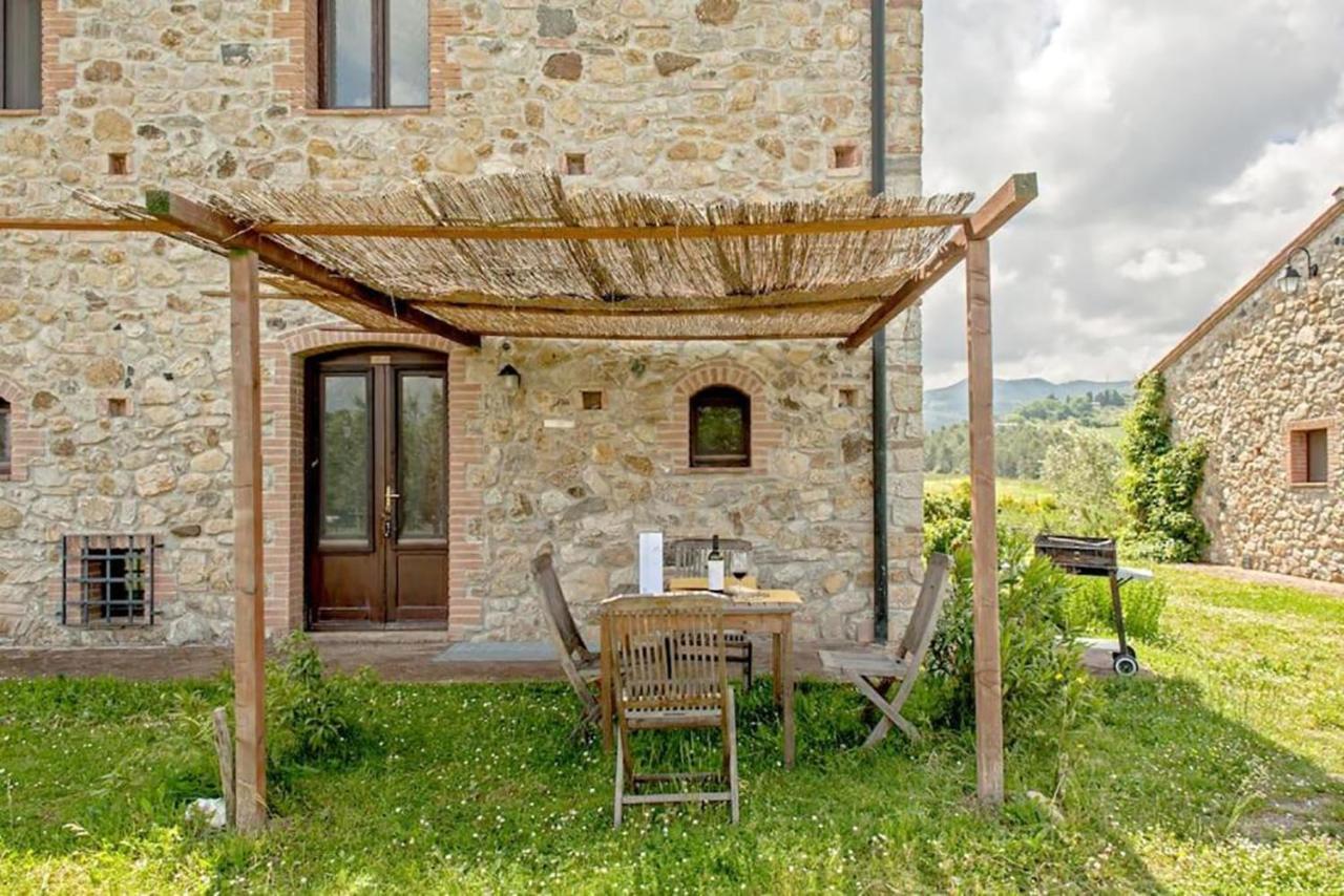 Agriturismo Fattoria Di Statiano Помаранче Экстерьер фото