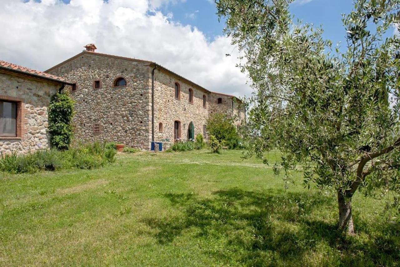 Agriturismo Fattoria Di Statiano Помаранче Экстерьер фото