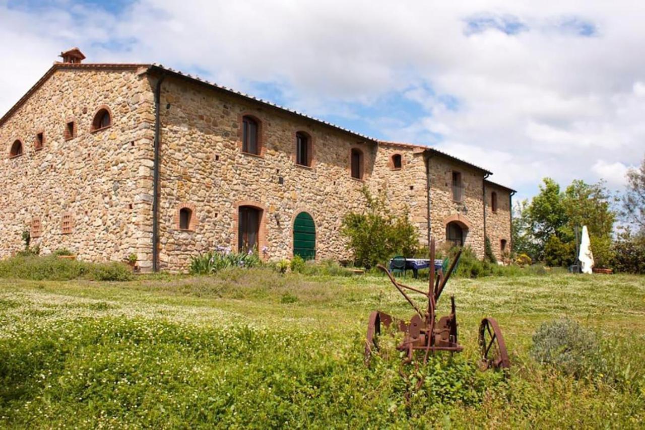 Agriturismo Fattoria Di Statiano Помаранче Экстерьер фото