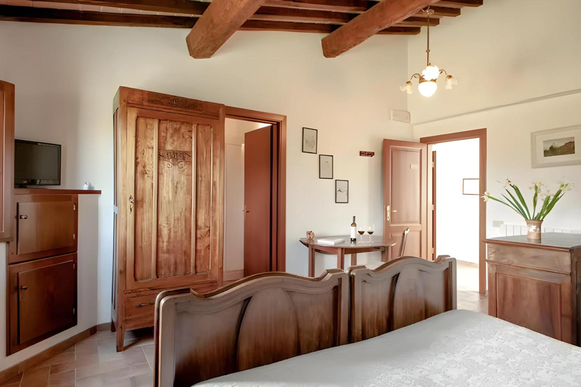 Agriturismo Fattoria Di Statiano Помаранче Экстерьер фото